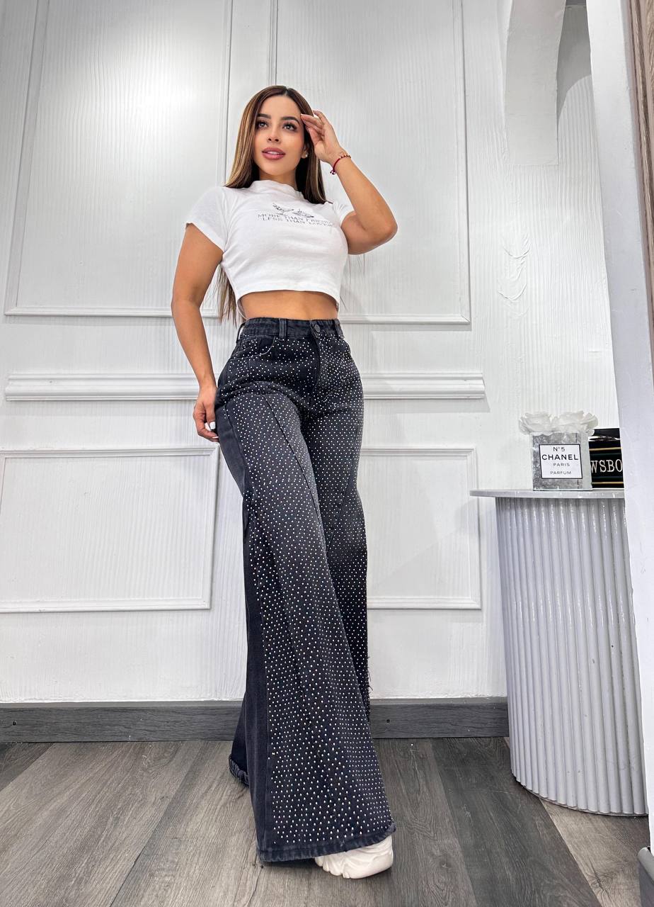 JEAN RÍGIDO EN PEDRERÍA NEGRO