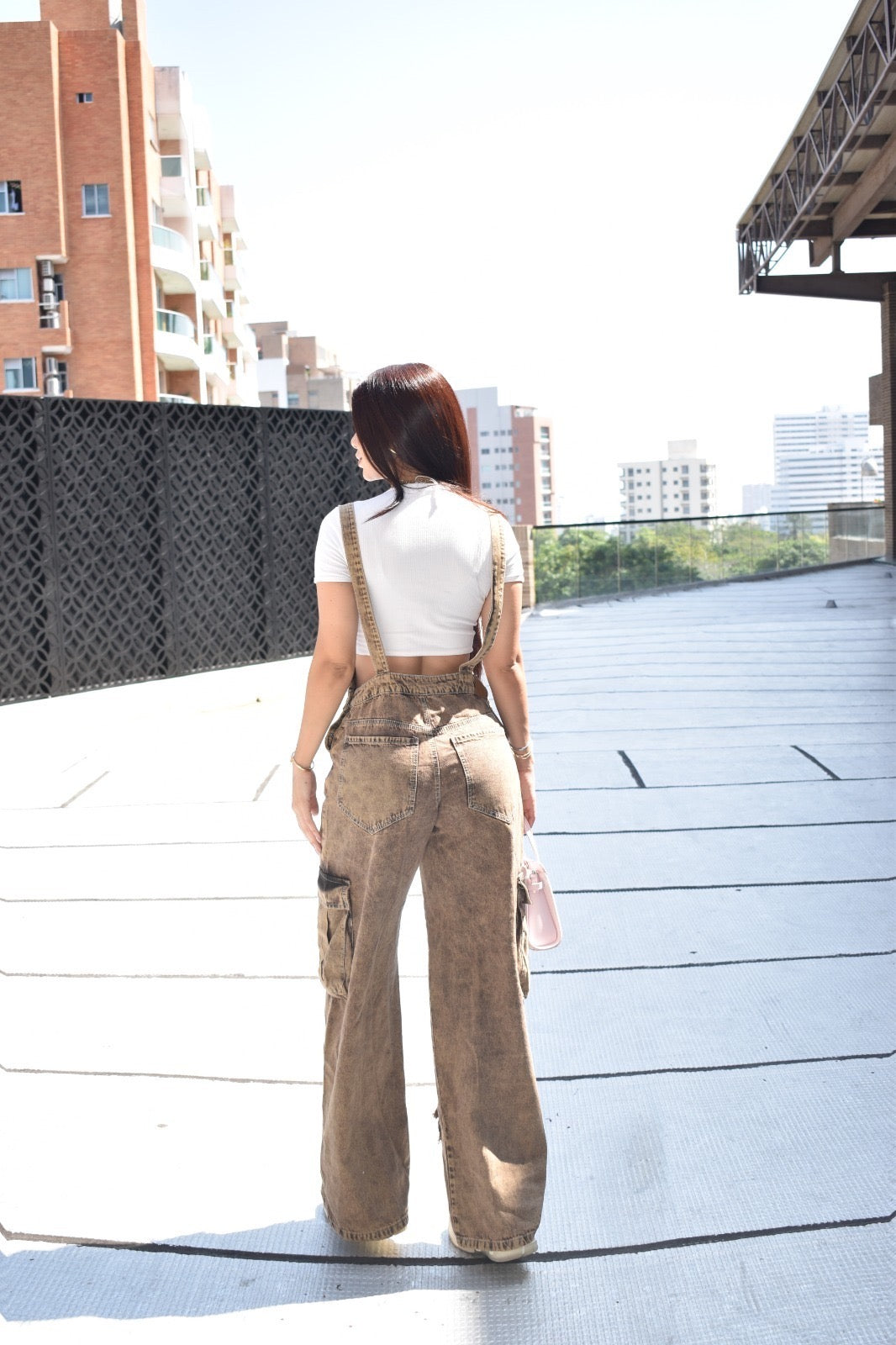 Overol Cargo en Denim "Vintage Earth" con Detalles Distressed