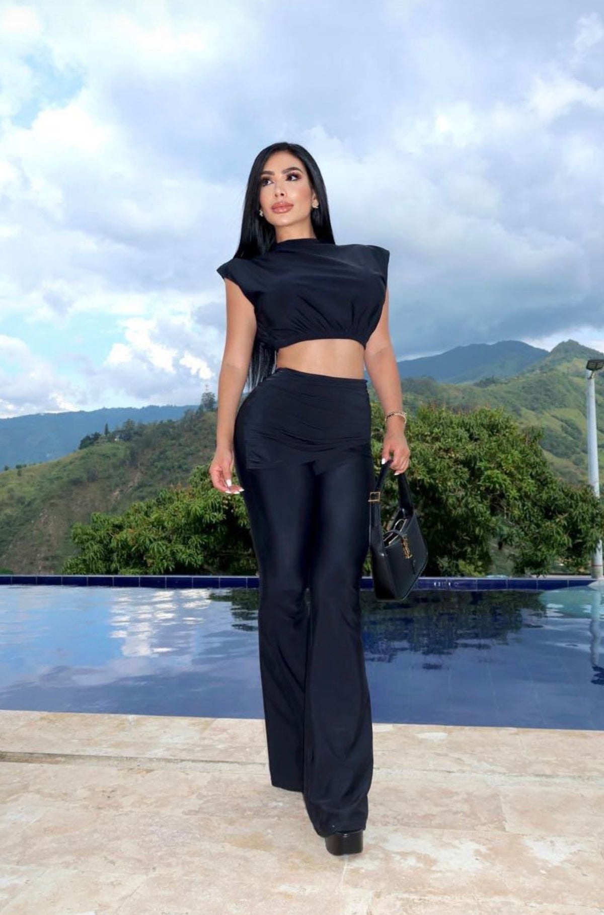 CONJUNTO IVONEE CON PUSH UP