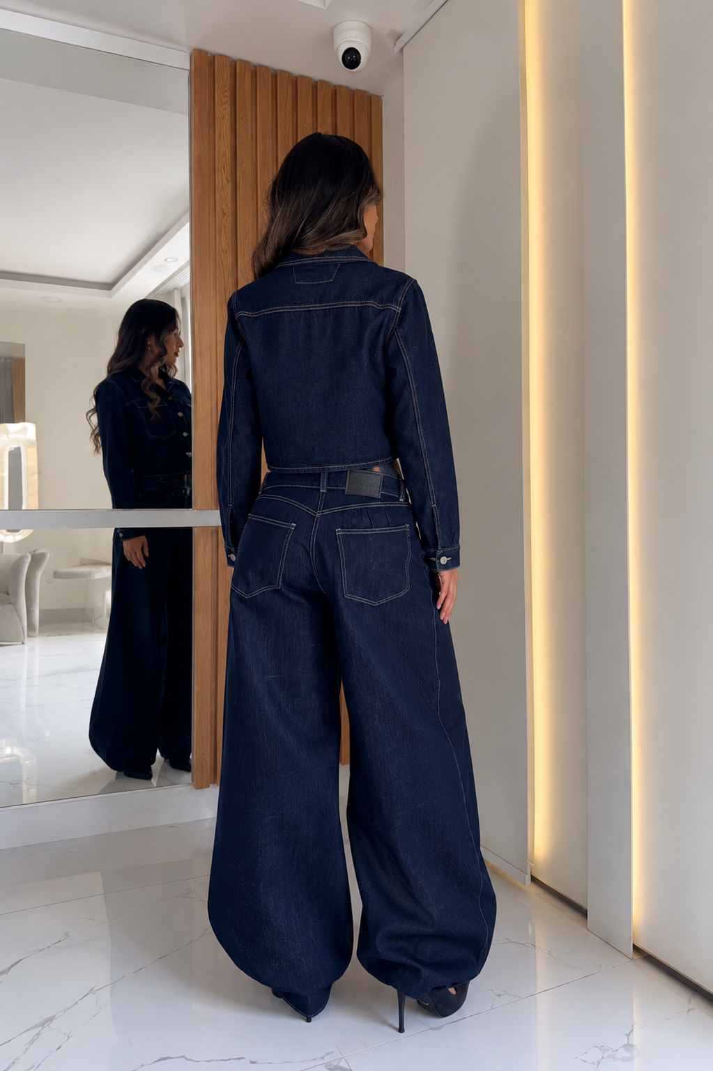 Conjunto Denim Balloon Azul Índigo – Camisera Pantalón Balloon Fit de Alta Costura