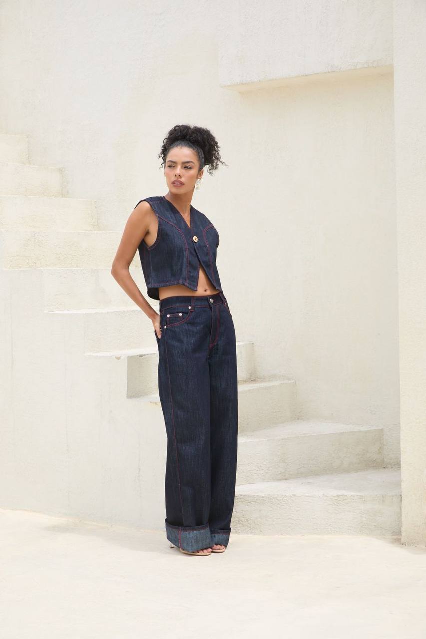 CONJUNTO MARGORT EN DENIM LIVIANO HILO ROJO