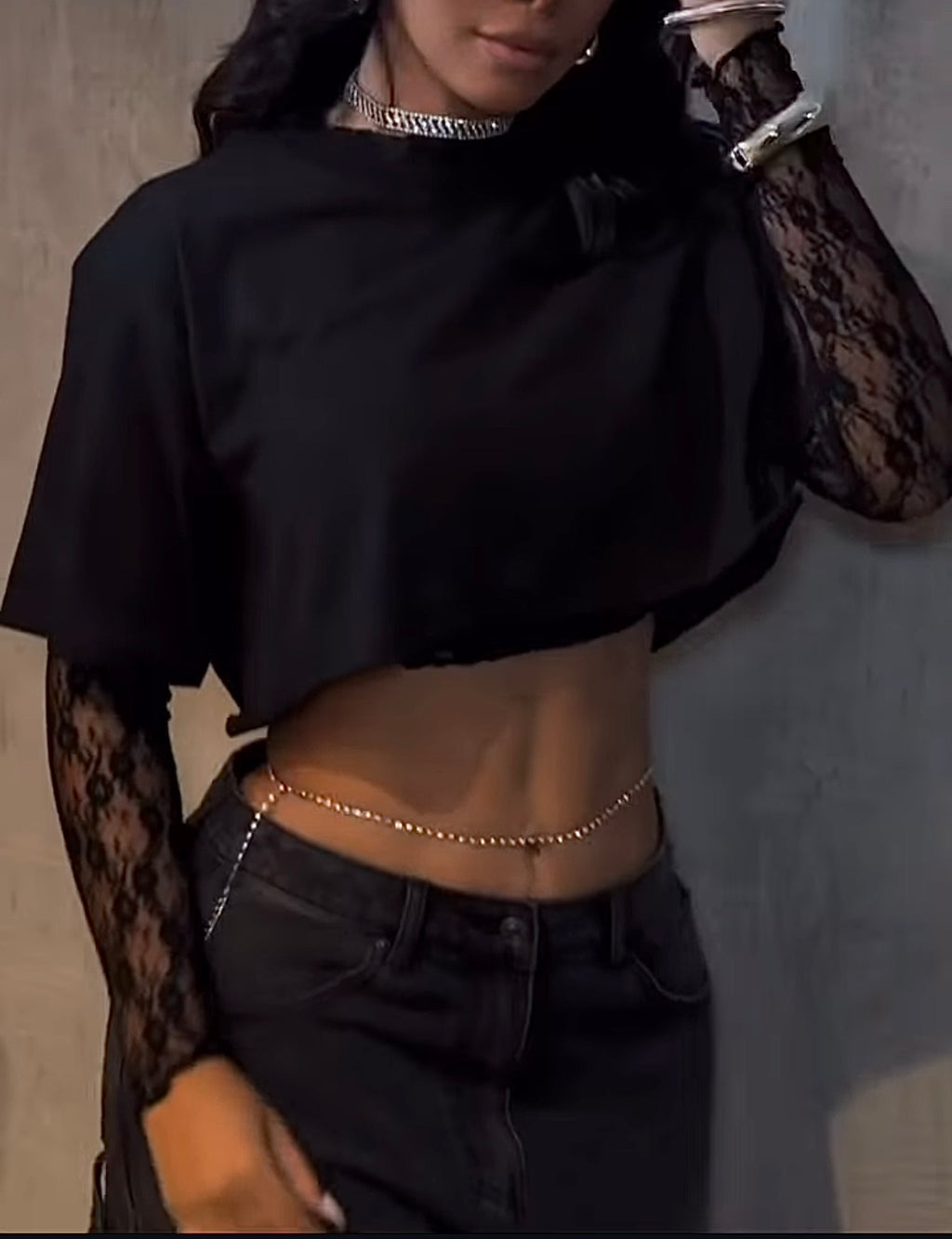 BÁSICA CON MANGAS EN ENCAJE