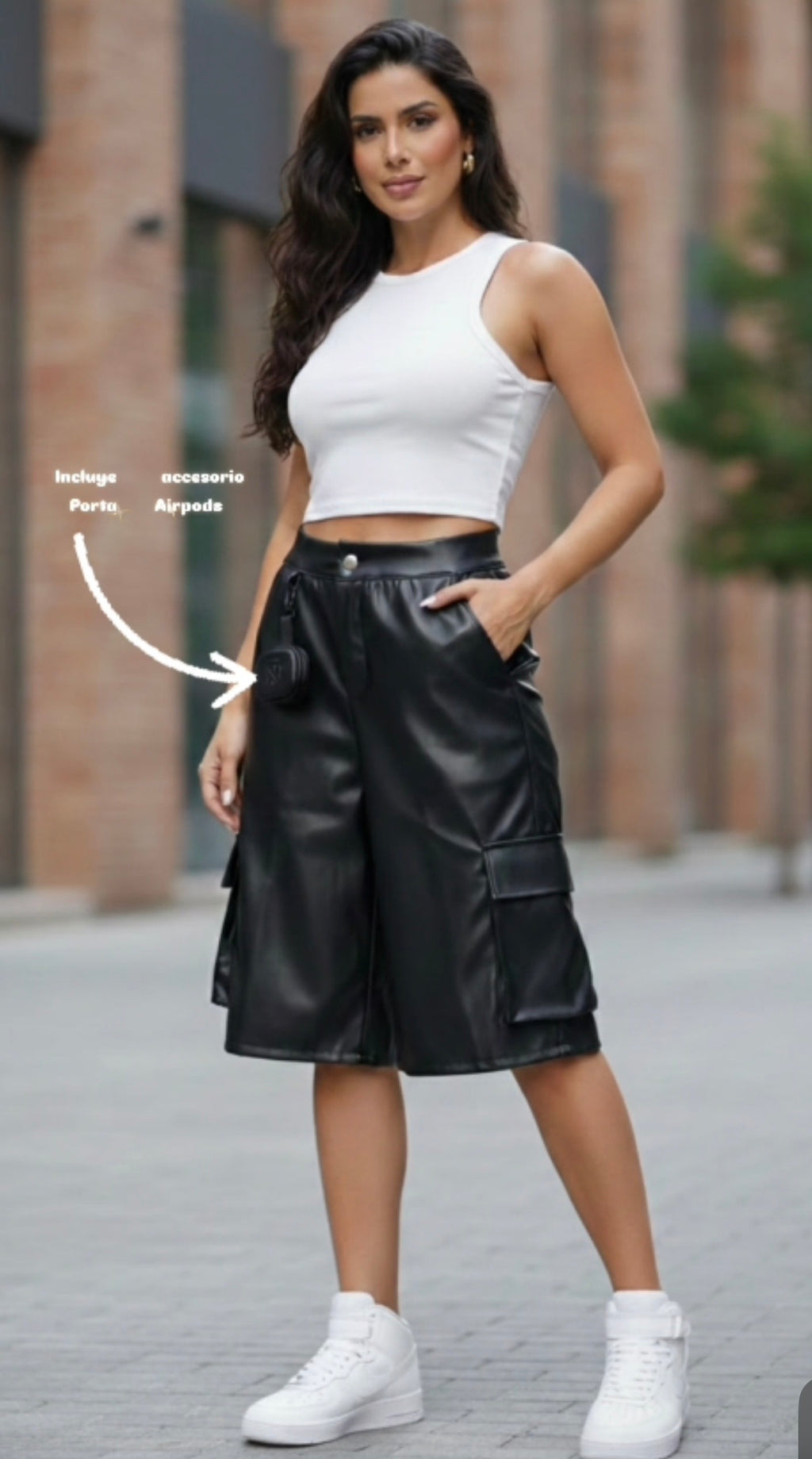 Bermuda en cuerina+ accesorio porta AirPod