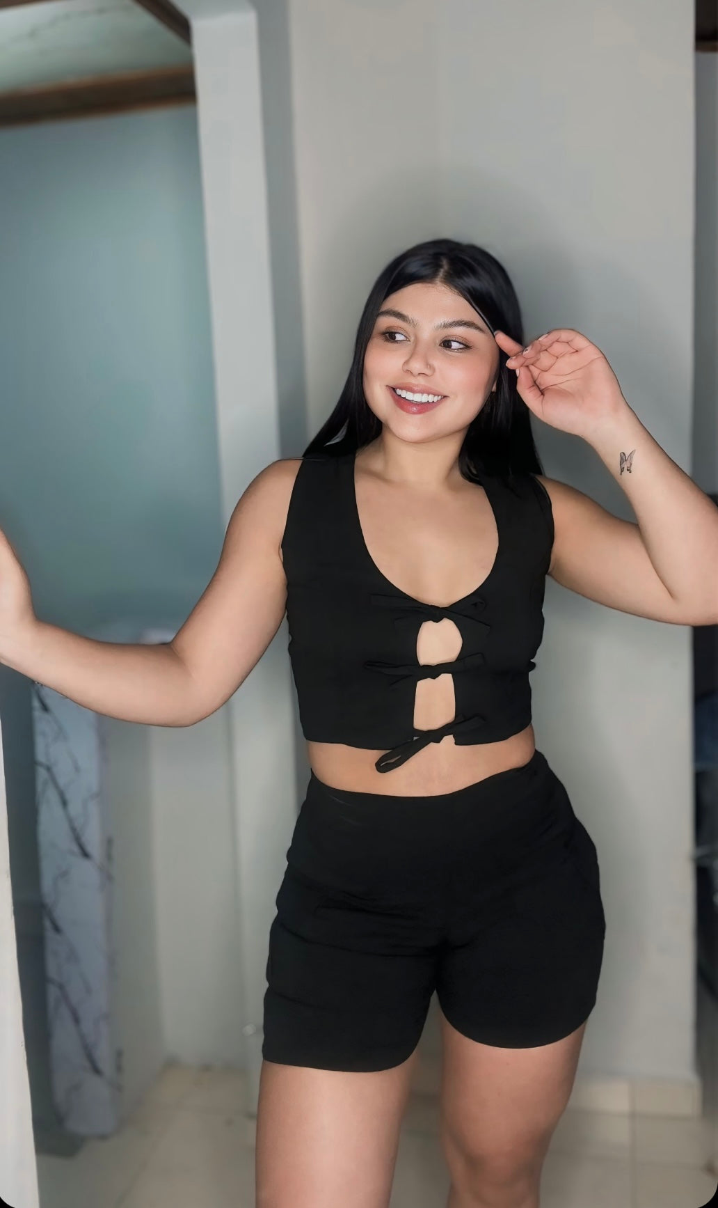 Conjunto de Bengalina: Blusa de amarre y Short Licrado| Estilo y Comodidad