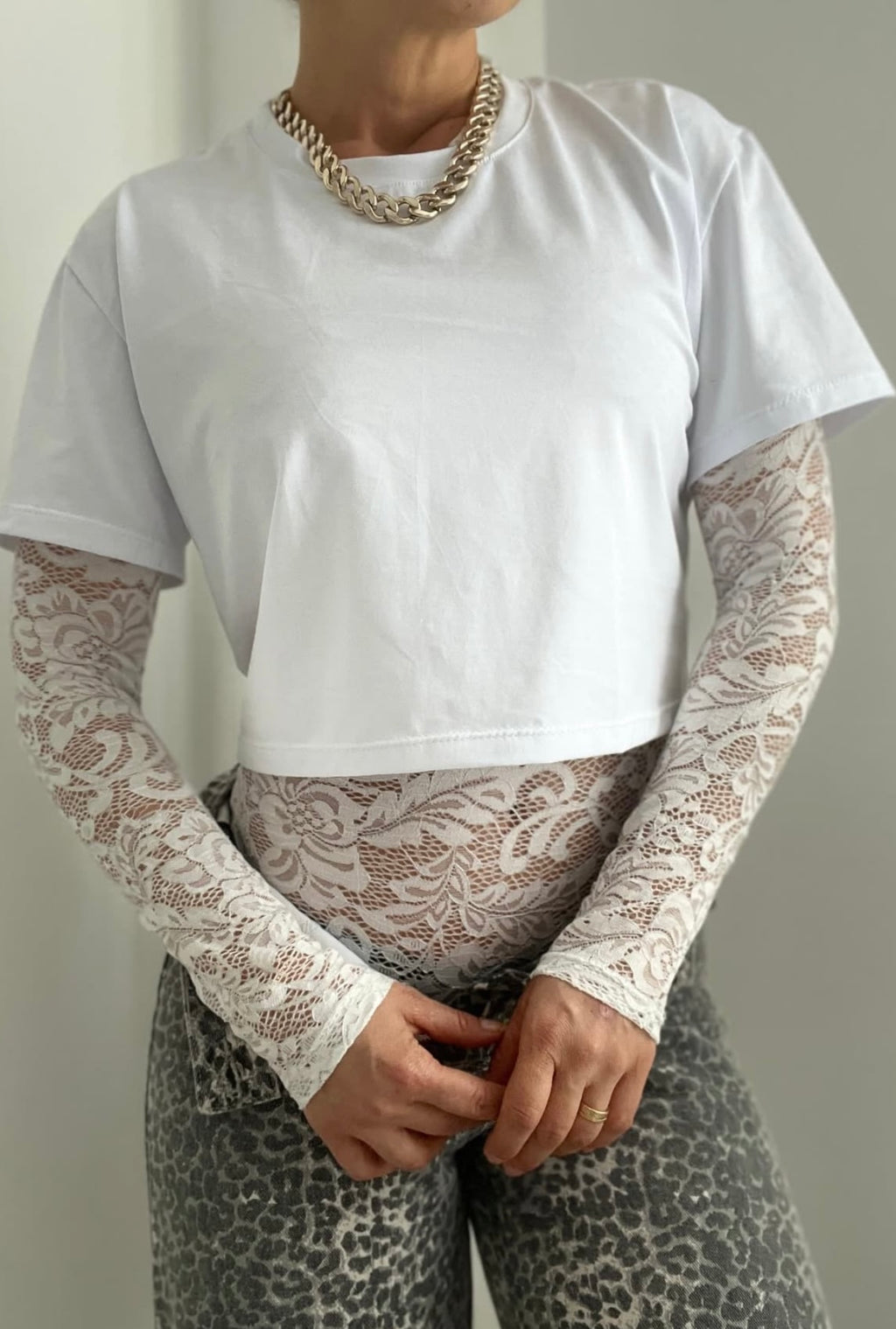 CONJUNTO BODY EN ENCAJE Y BÁSICA