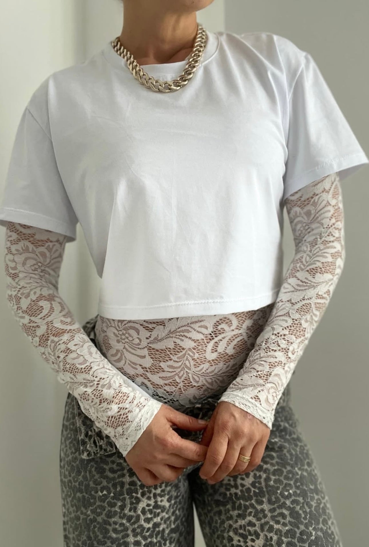 CONJUNTO BODY EN ENCAJE Y BÁSICA