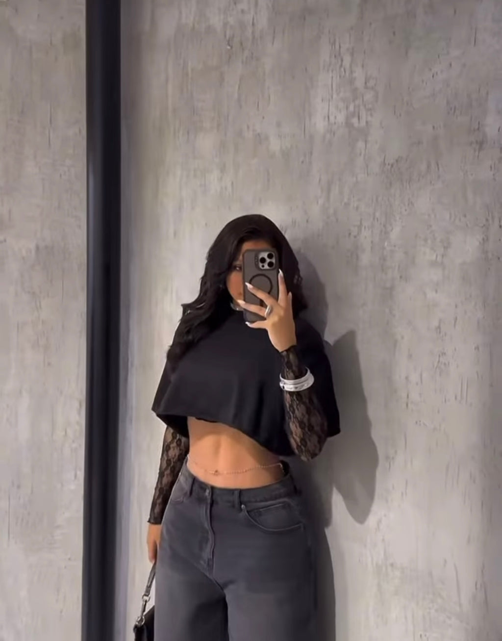 BÁSICA CON MANGAS EN ENCAJE