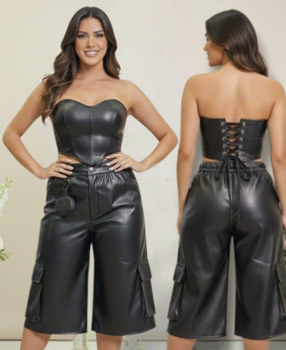 Bermuda en cuerina+ accesorio porta AirPod