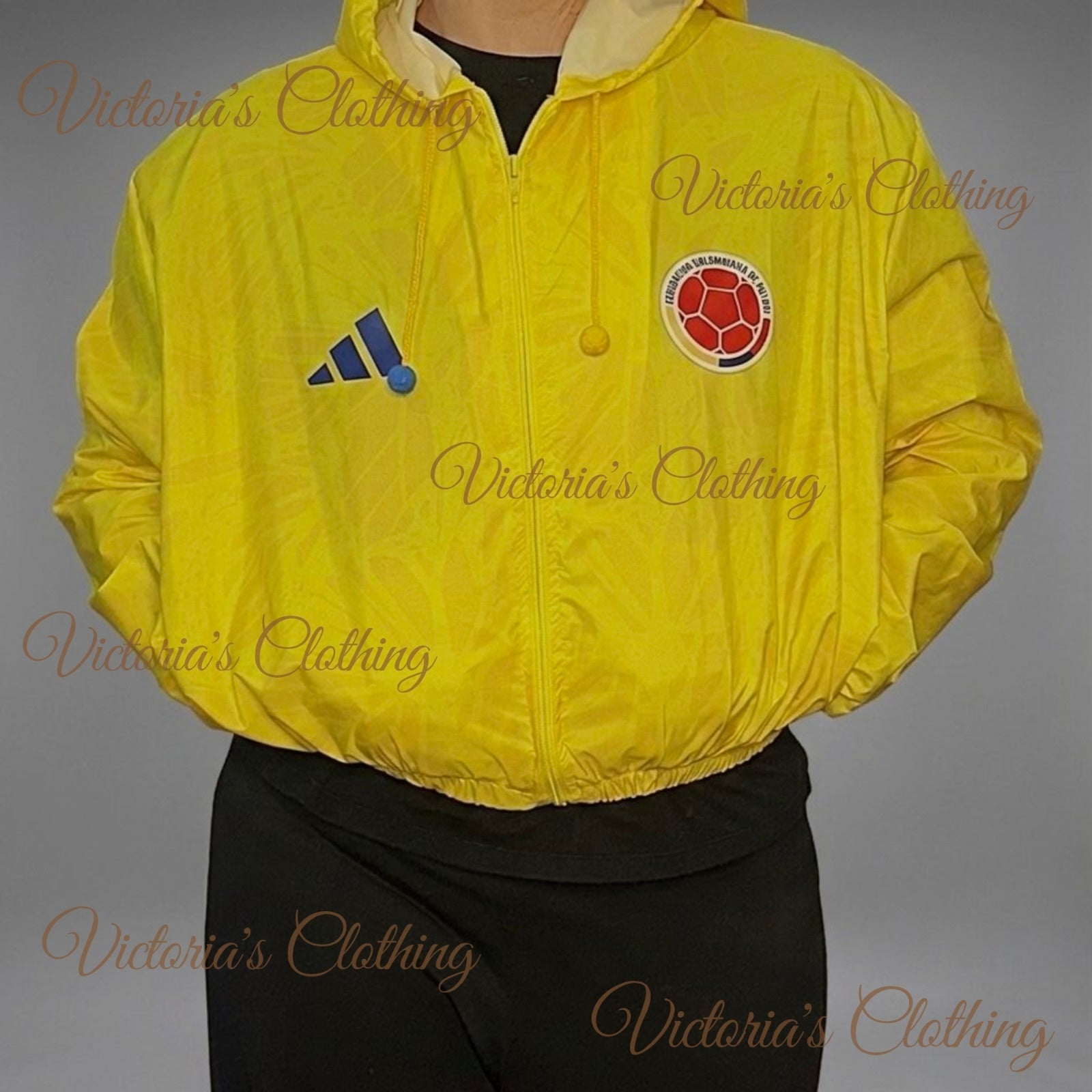 Chaqueta Rompevientos Sentimiento Tricolor– Edición Especial con caja