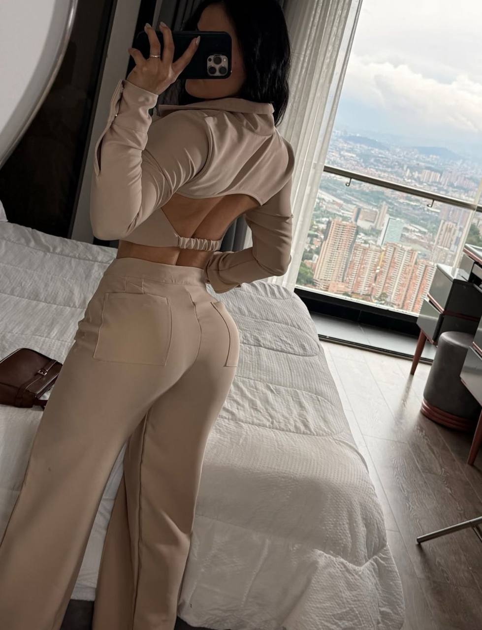 CONJUNTO BLAZER ESPALDA DESCUBIERTA