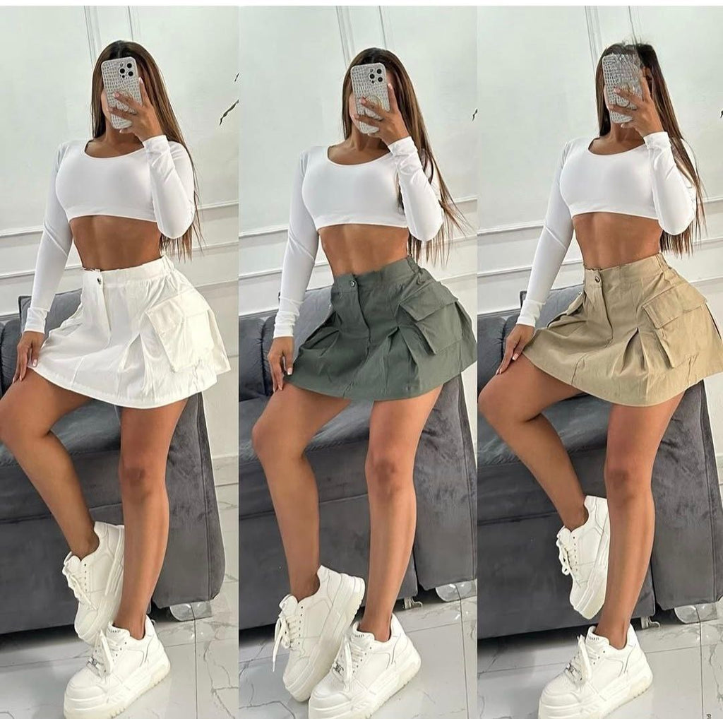 Conjunto falda short tiro alto en dril y crotop manga larga