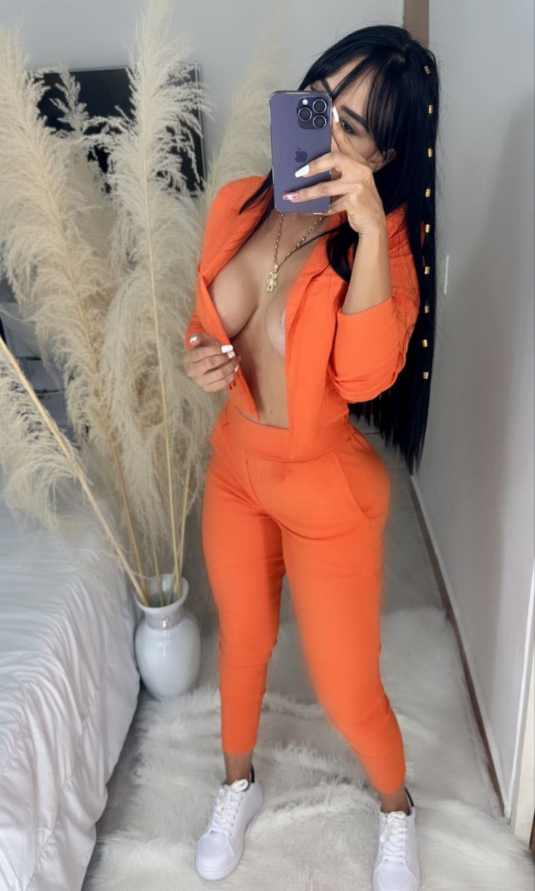 SET TRES PIEZAS BLAZER, PANTALÓN Y BÁSICA BLANCA