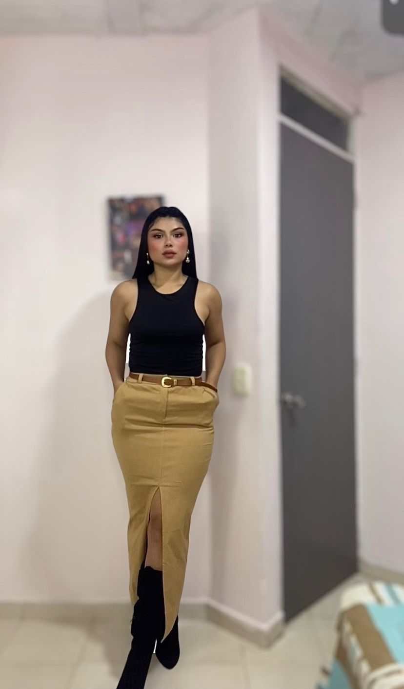 FALDA ELEGANTE EVA CON ABERTURA EN BENGALINA